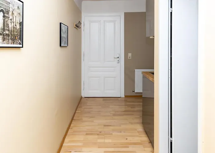Boutique L With Ac L Stylish And Spacious