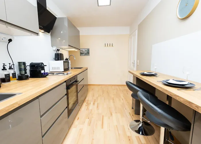 Boutique L With Ac L Stylish And Spacious *