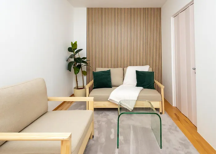 Boutique L With Ac L Stylish And Spacious