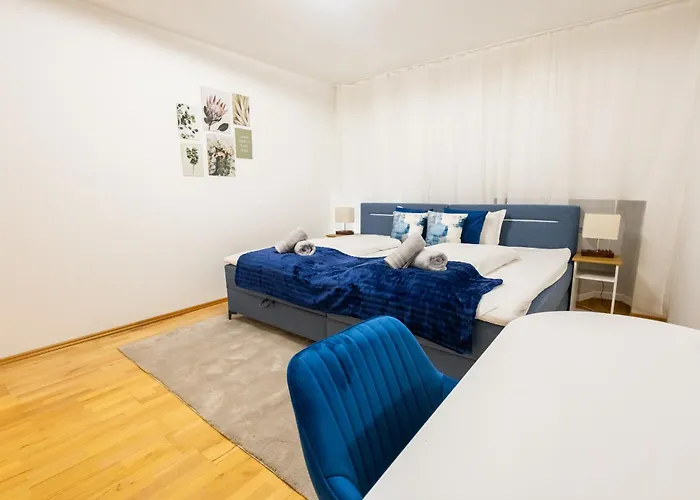 Boutique L With Ac L Stylish And Spacious *