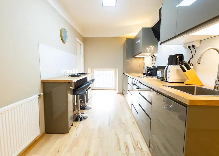 Boutique L With Ac L Stylish And Spacious