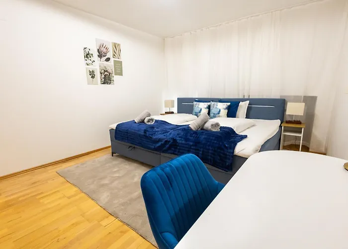 Boutique L With Ac L Stylish And Spacious *