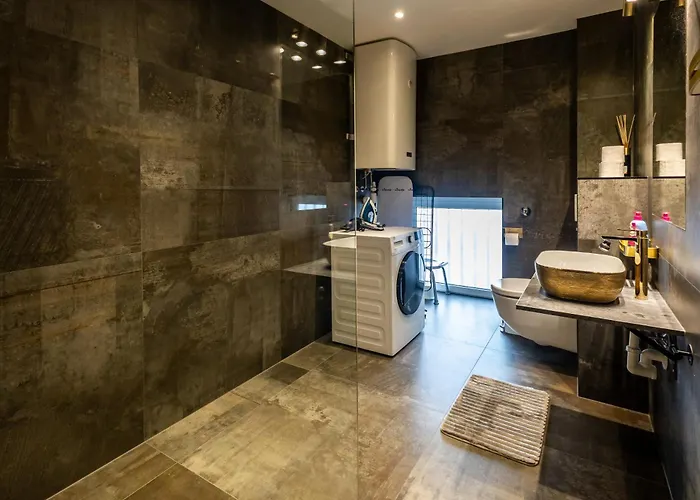 Boutique L With Ac L Stylish And Spacious